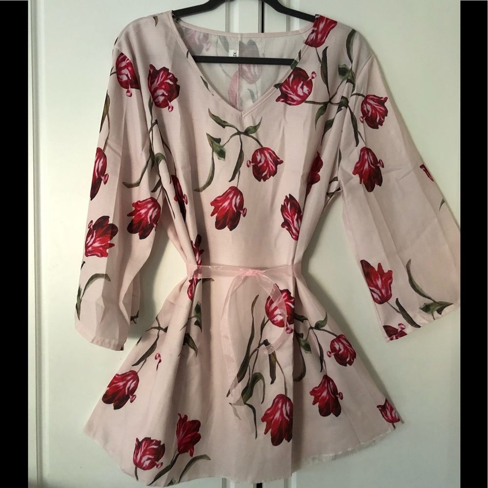 4X❤️HP❤️NEW Pink Floral Half Sleeve Top